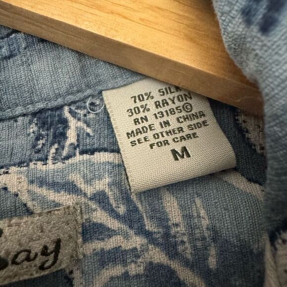 Batik Bay Men’s Blue Silk Blend Hawaiian Shirt Button Up Short Sleeve Size M - Picture 5 of 8